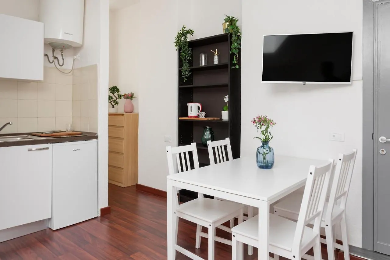 아파트 1 Bedroom Apt - Duomo 4 밀라노