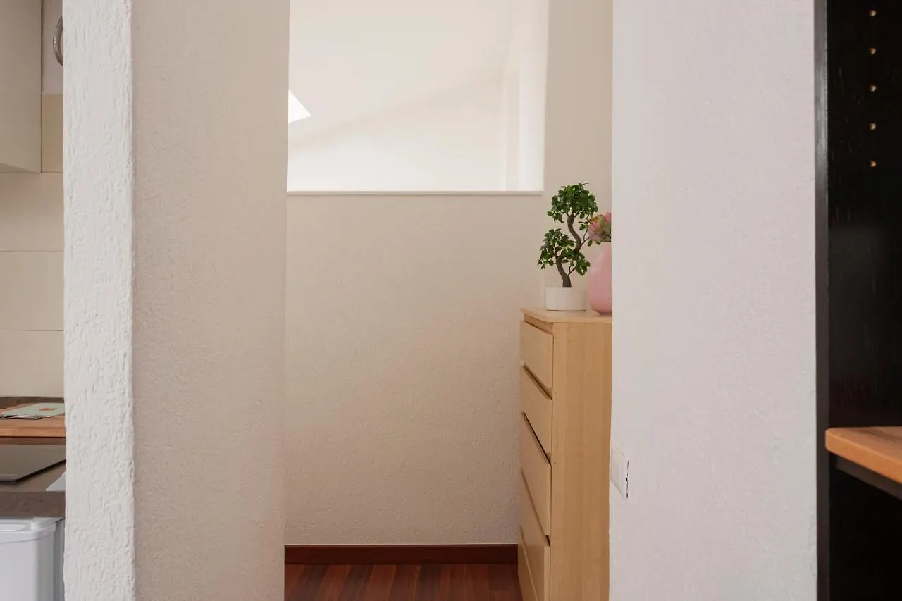 1 Bedroom Apt - Duomo 4 밀라노